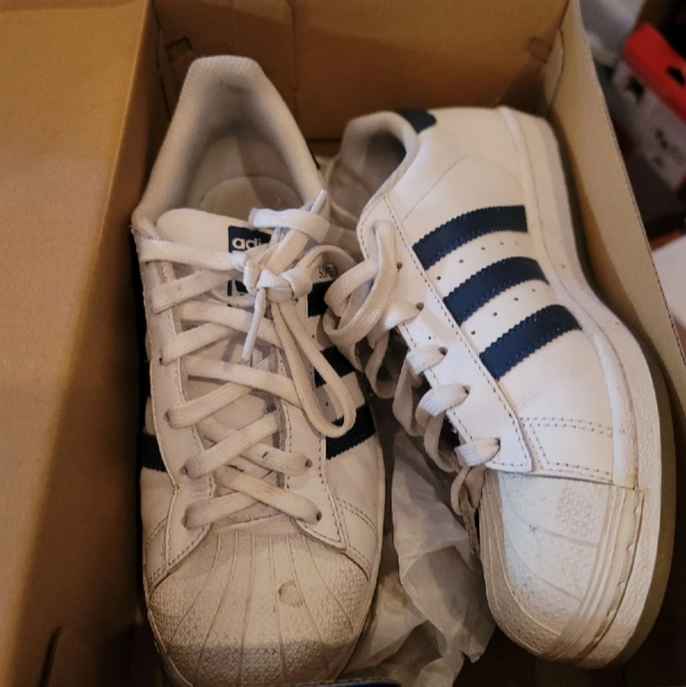 Girls size 5 superstar sneakers